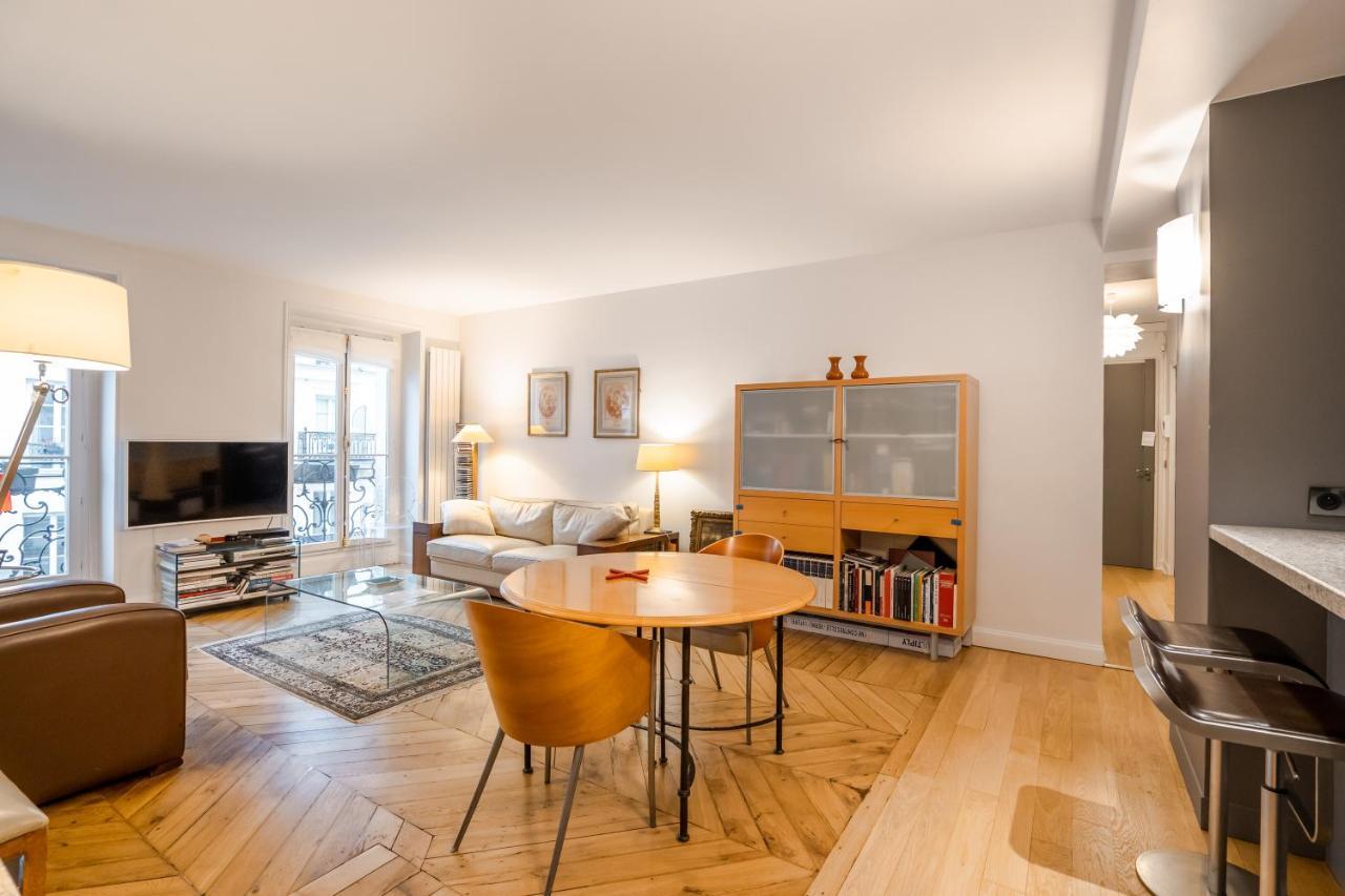 Veeve - Pompidou Hideaway Apartment Paris Bagian luar foto