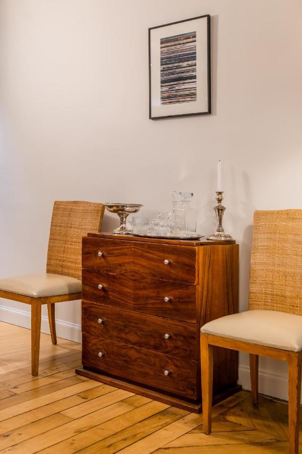Veeve - Pompidou Hideaway Apartment Paris Bagian luar foto